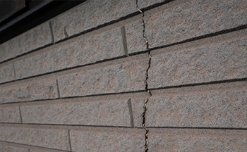 サイディング壁のヒビ